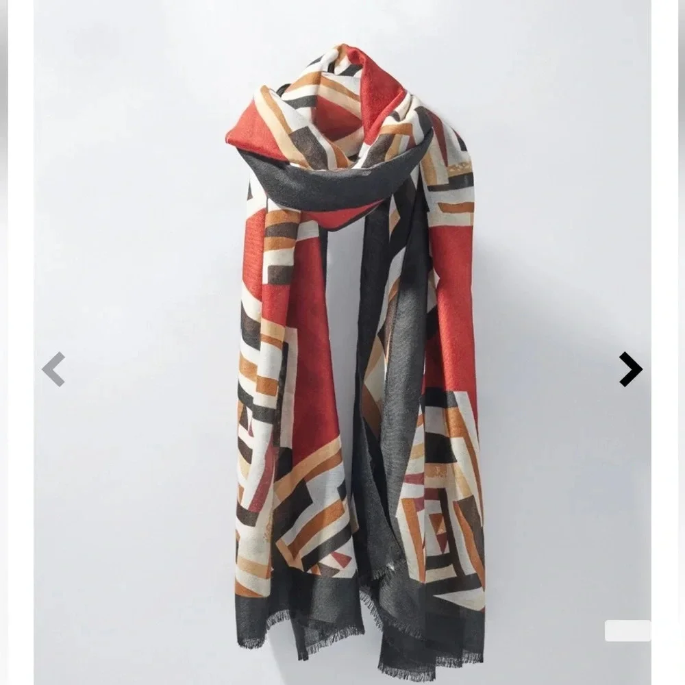 Chico’s Abstract Print Oblong Scarf.‎ 35”x74”